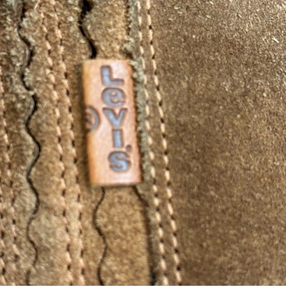 LEVI’S Sz 6.5 Chelsea Western Style Slip On Stacked Heel Suede Almond Toe Boots - Picture 11 of 14